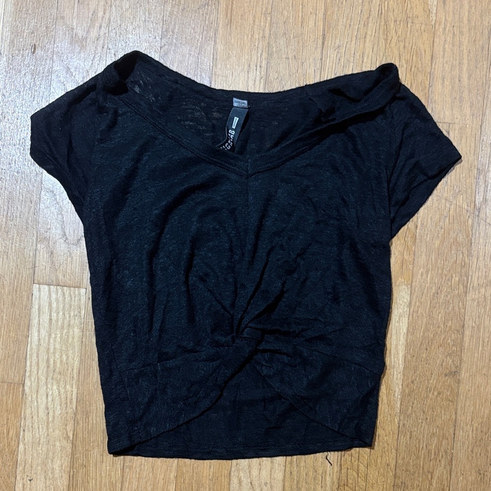 Design Lab Lord & Taylor Black Twist-Front V-Neck Crop Top